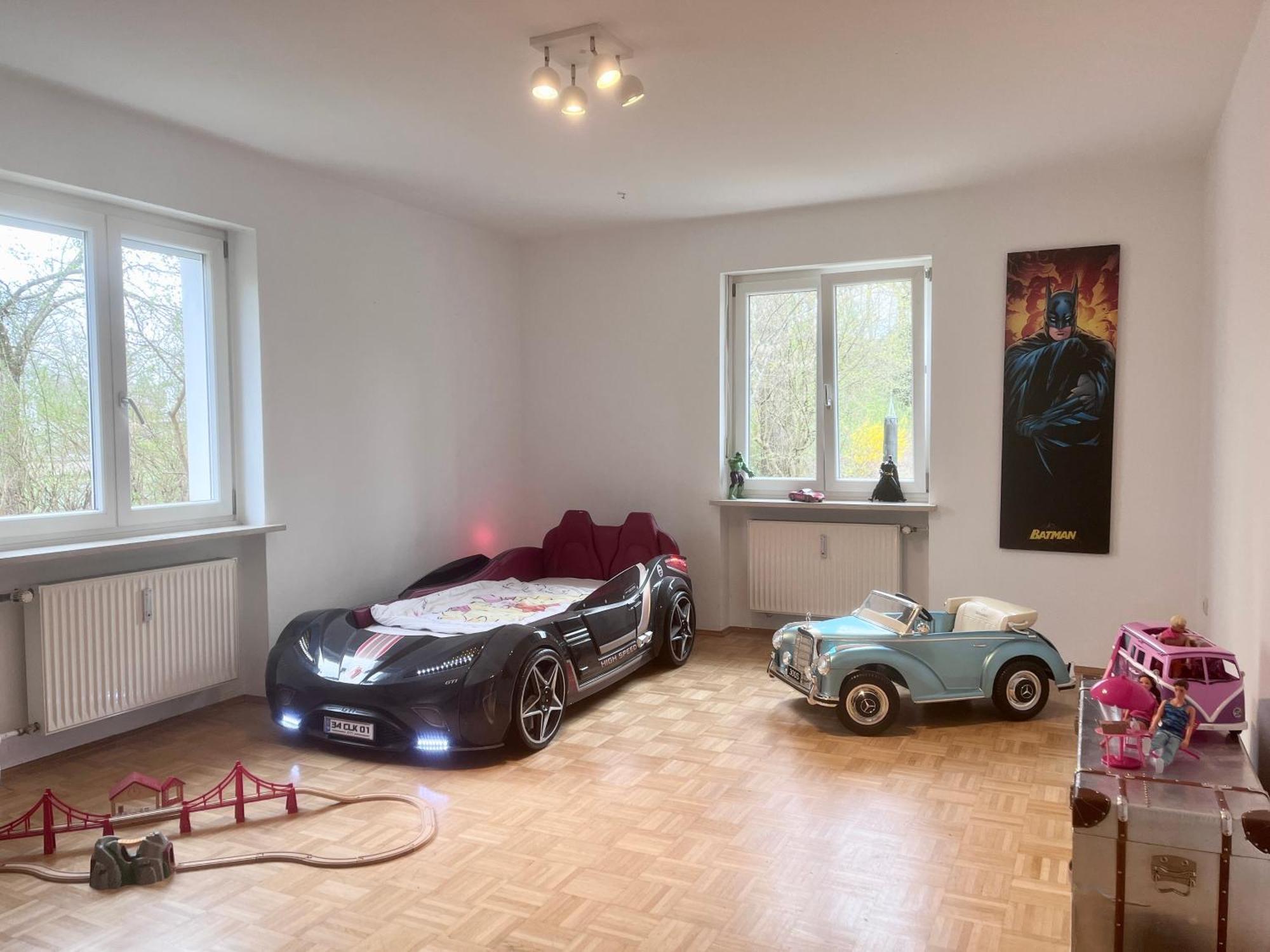 Large House With 4 Bedrooms In A Quiet And Greened Area Near München